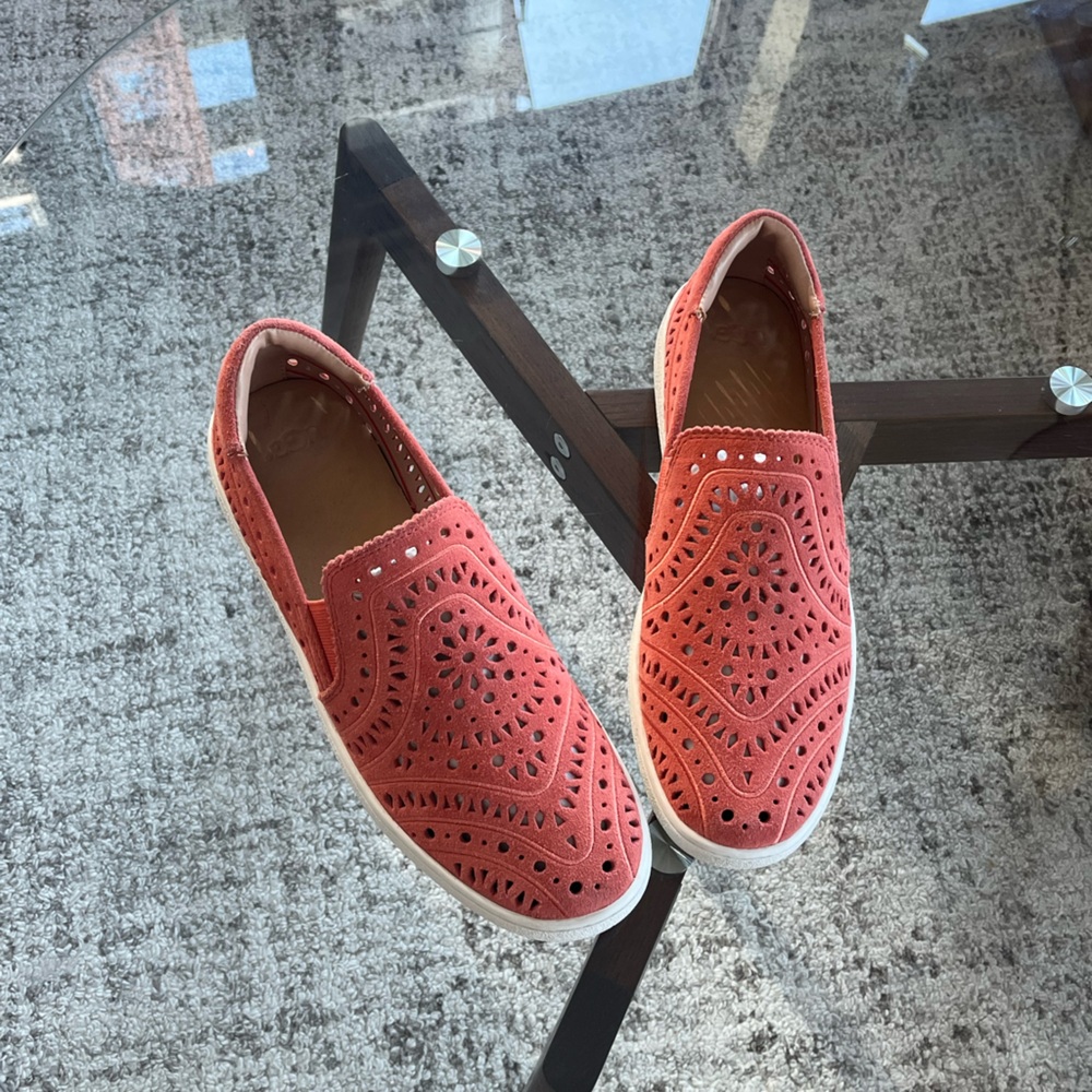 UGG Cas Perf Coral/Orange Boho Spring Summer Vacation Comfy Slip On Flats Sz W9